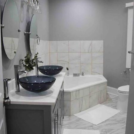 Upscale Apartment Westside Of שיקגו מראה חיצוני תמונה