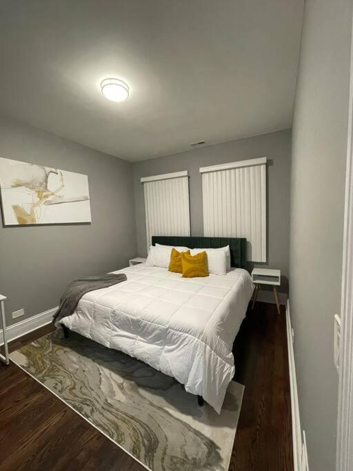 Upscale Apartment Westside Of שיקגו מראה חיצוני תמונה