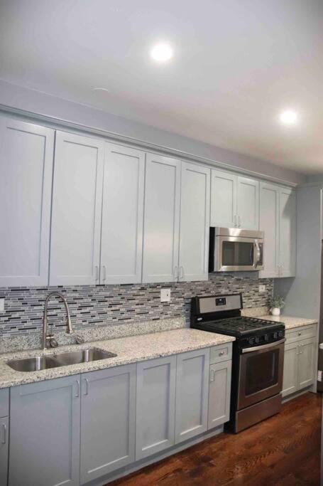 Upscale Apartment Westside Of שיקגו מראה חיצוני תמונה