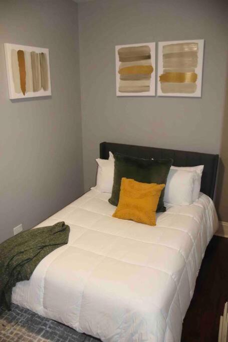 Upscale Apartment Westside Of שיקגו מראה חיצוני תמונה