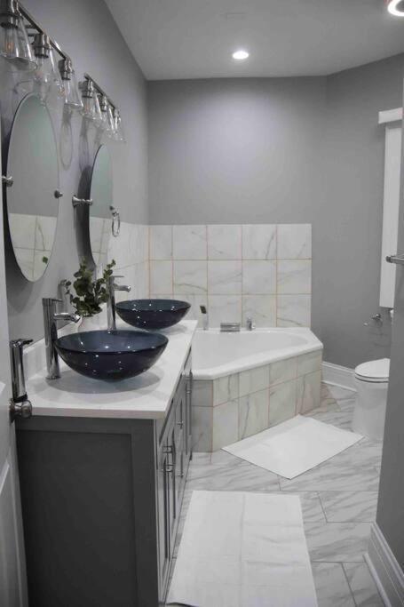 Upscale Apartment Westside Of שיקגו מראה חיצוני תמונה