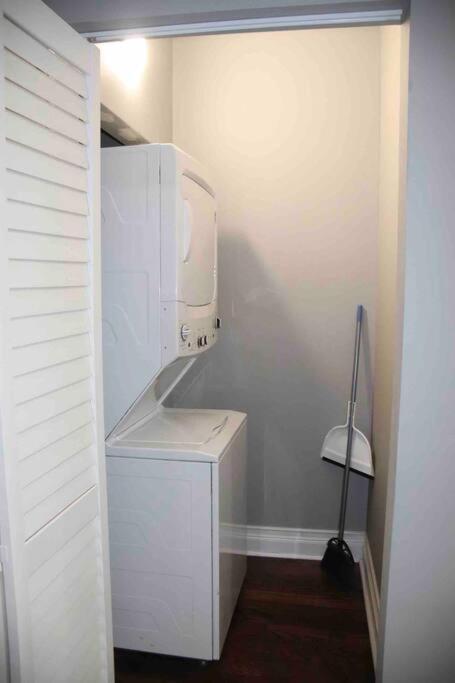 Upscale Apartment Westside Of שיקגו מראה חיצוני תמונה